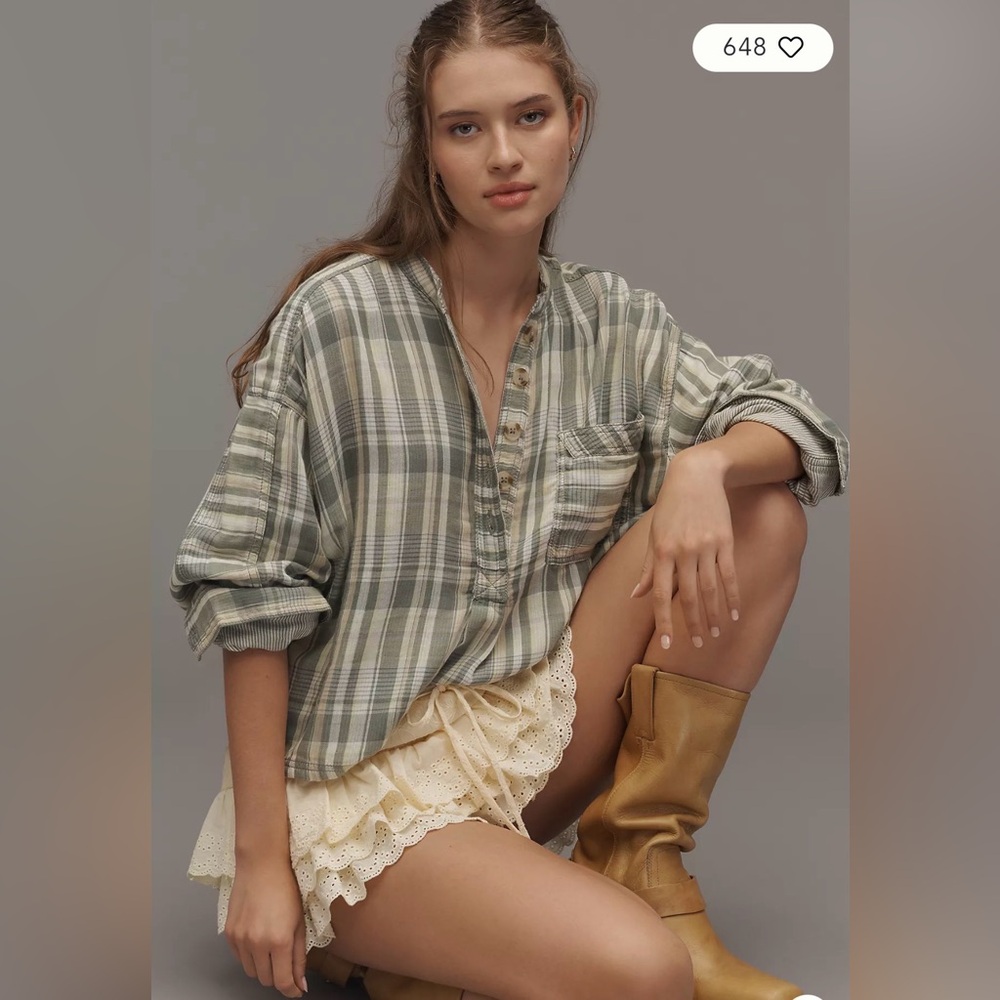 Anthropologie Pilcro Long-Sleeve Buttondown Swing Top
Size Small